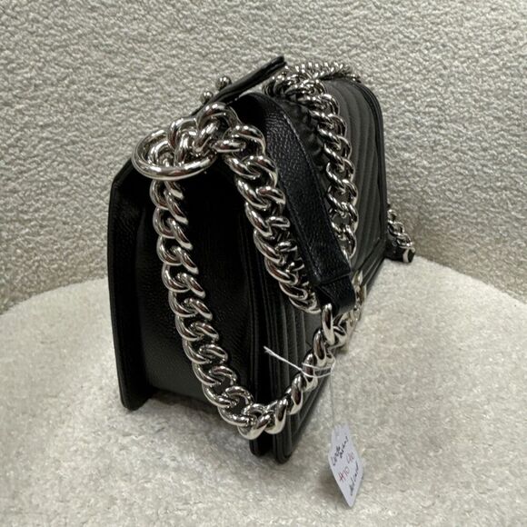 Chanel Medium Boy Bag - Picture 4 of 8